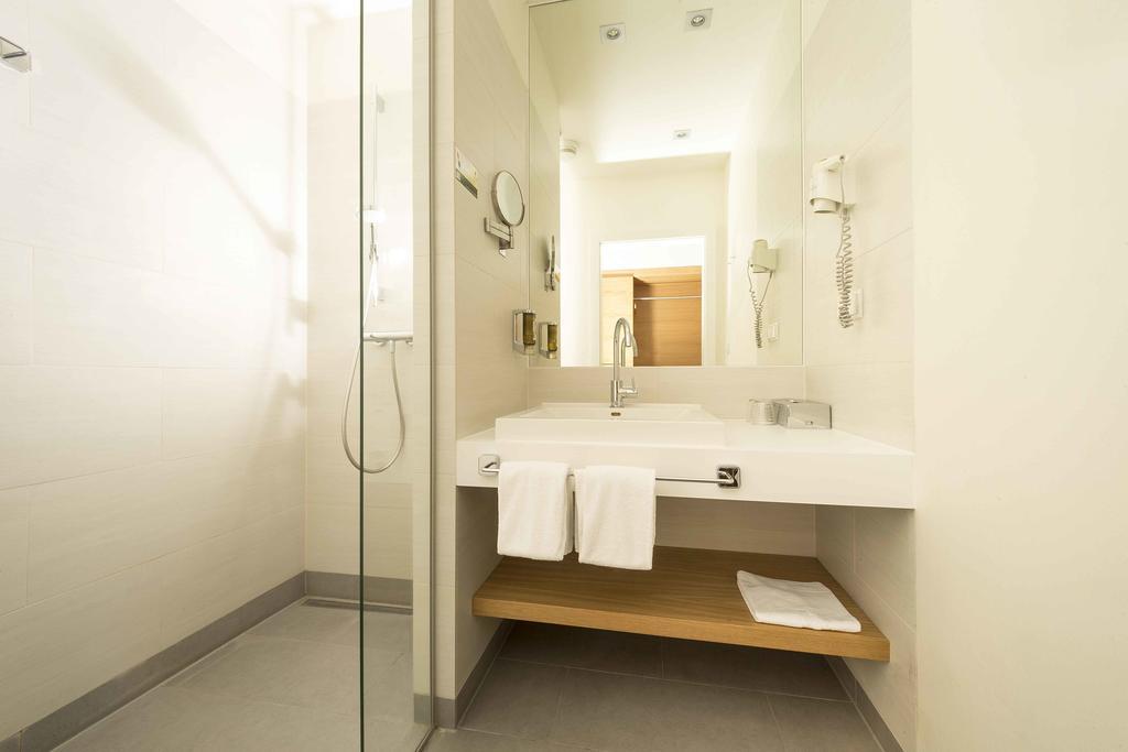 Hotel Staribacher Suedsteiermark Leibnitz Room photo